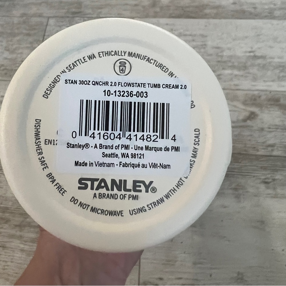 Stanley Cream Colored Quencher H2.0
Tumbler 30 oz - Brand New!! - Picture 6 of 8